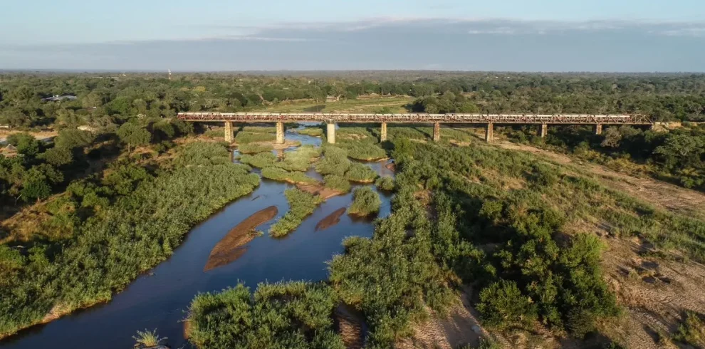 Sud Africa – Kruger Shalati - The train on the bridge