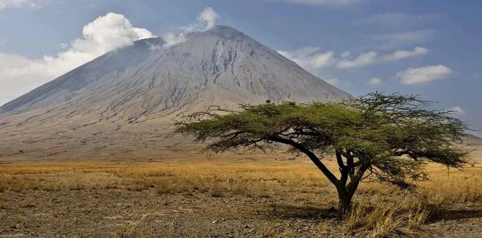 Tanzania - Ol Doinyo Lengai e le distese del Serengeti